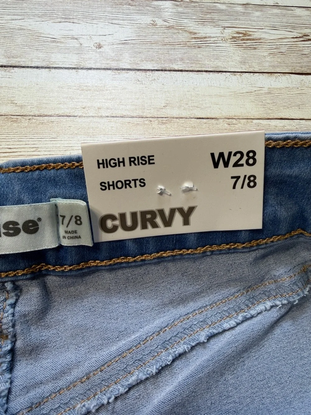 Dollhouse Curvy Light Blue Denim Shorts Tan Studded Belt size 7/8 Waist 28 NEW - Picture 8 of 14